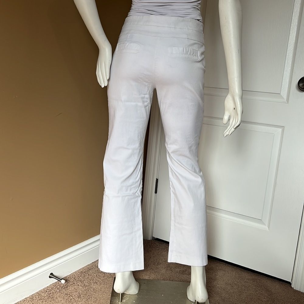 Very comfortable to wear, casual white summer pants. - Picture 4 of 16